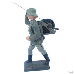 Lineol Signals soldier walking, laying cable