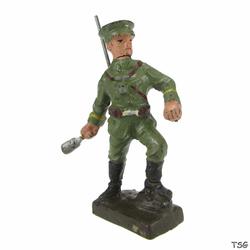 Lineol Soldier standing, throwing hand grenade